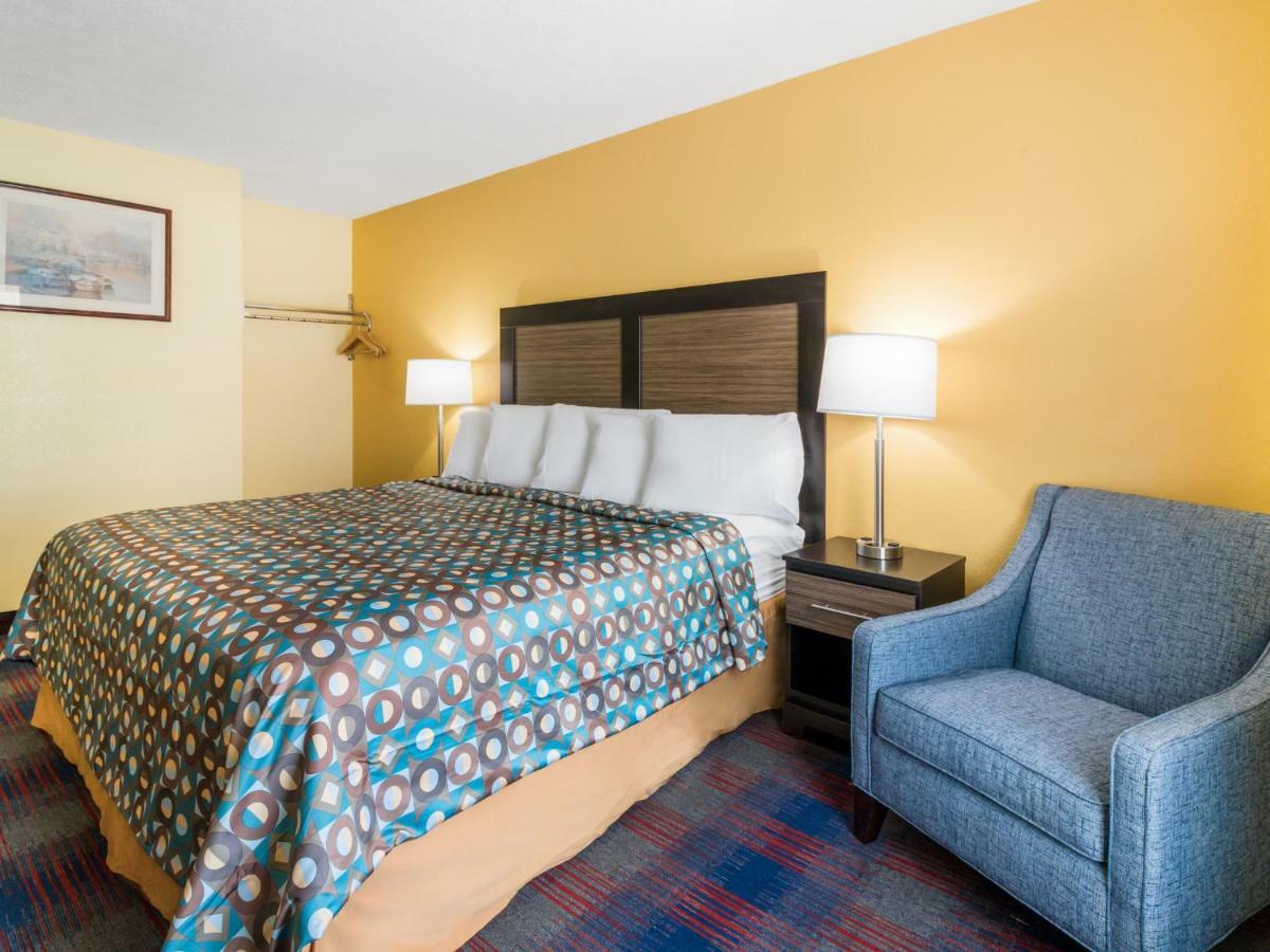 Americas Best Value Inn - Clayton Esterno foto